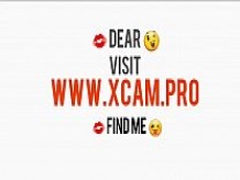 Webcam Sexy Chick toma un enorme consolador