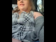 Completamente vestida bbw público vibrador orgasmo en el coche